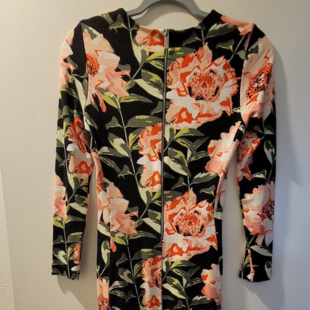 H&M Rose Motif Stretchy Dress - Picture 3 of 4